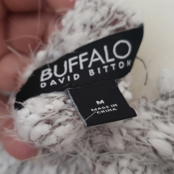 Soft and fuzzy Sweater Size Medium - Picture 5 of 6